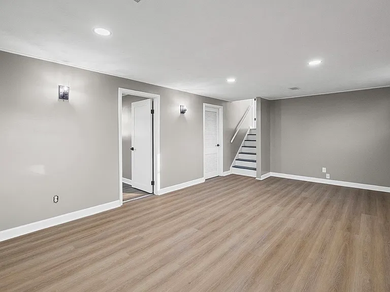 1406 Meadowbrook Ct — Photo 13