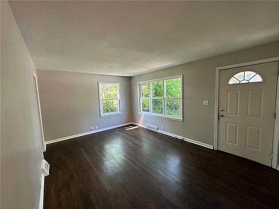 3rd image of 1811 E 84th St