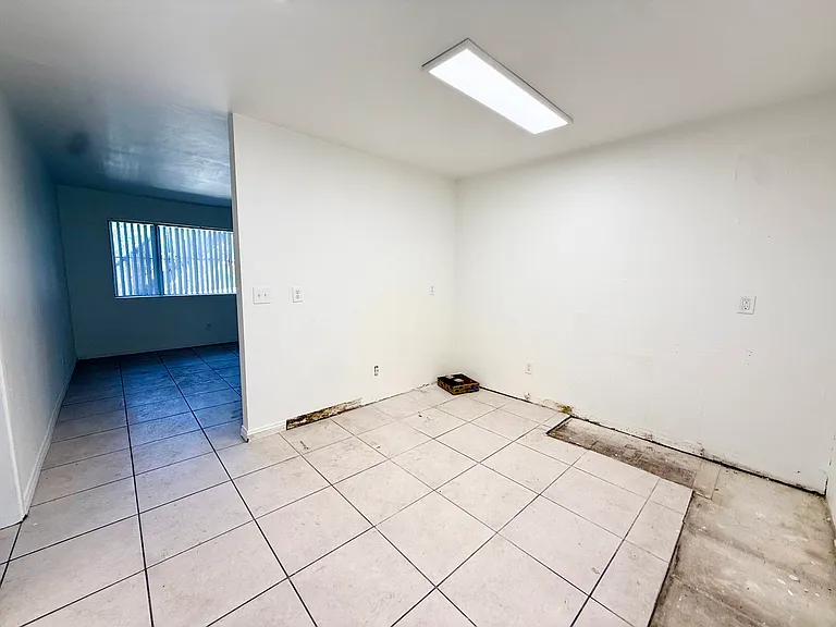 430 S Willie James Jones Ave — Photo 7