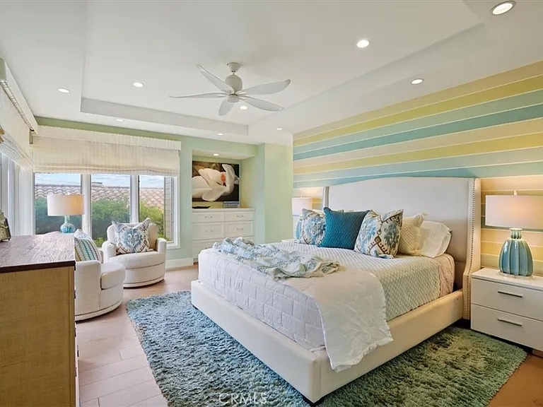 437 Emerald Bay — Photo 15