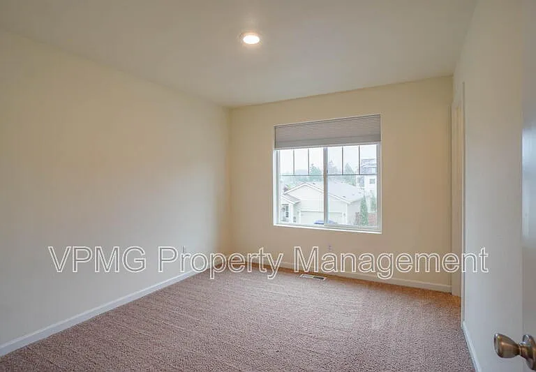 1423 W 16th Ave — Photo 18