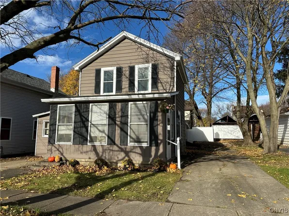35 Catherine St, Oswego, NY 13126
