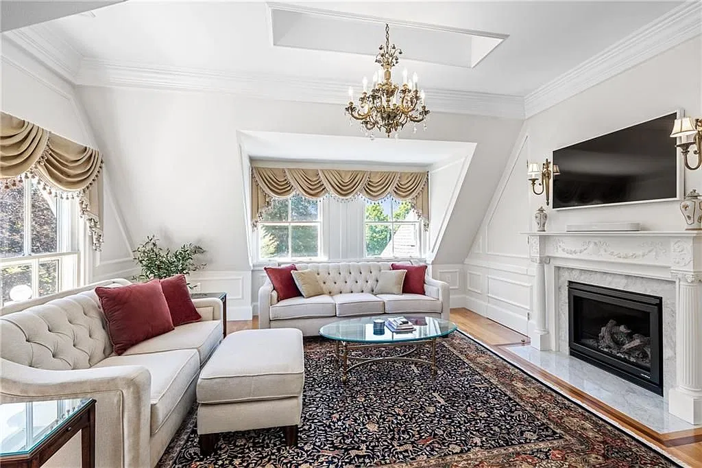 2 bed, 2.0 bath, 1100 sqft, $4,500 — Photo 1