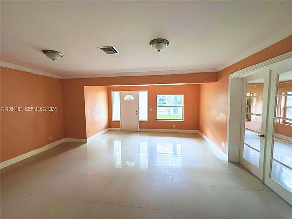 4th image of 14215 NE 9th Ave #14215