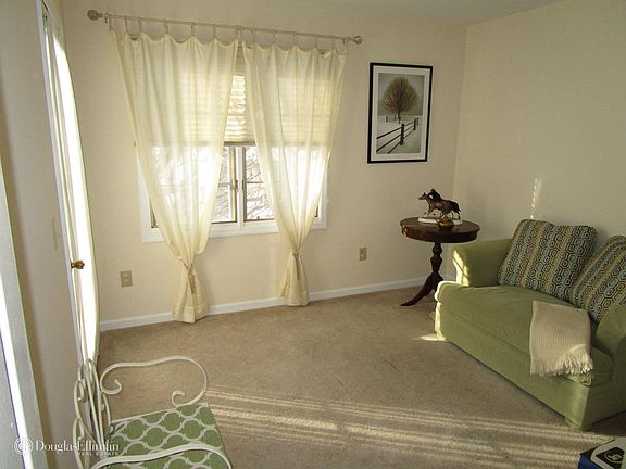 5th image of 1108 Nutmeg Dr