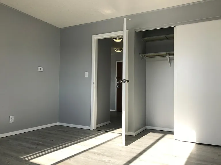 727 W Riverview Ave #401 — Photo 16