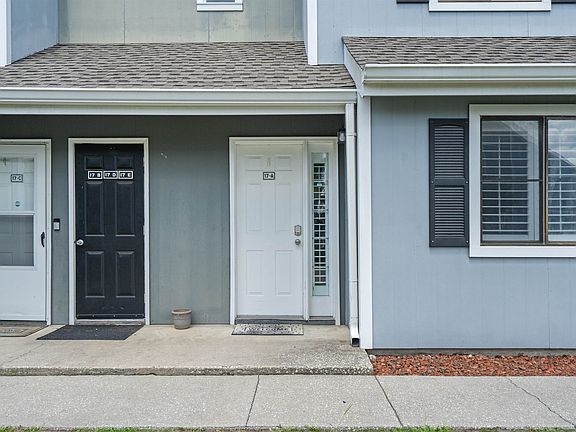 3rd image of 1890 Colony Dr. #17A