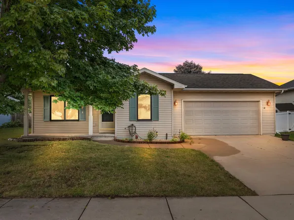 3817 Purple Crest Dr, Oshkosh, WI 54901