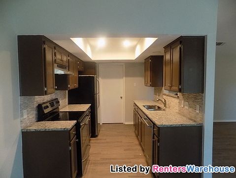 3rd image of 12117 Acorn Creek Trl
