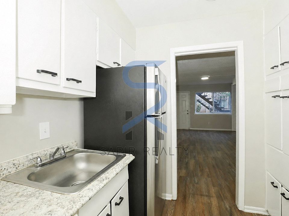 1st image of 3300 College St Unit 13