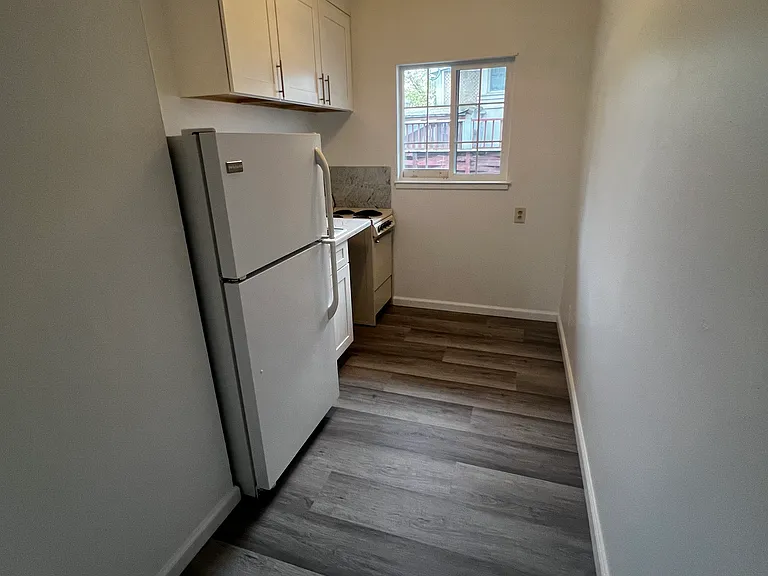 368 N 4th St #9 — Photo 5