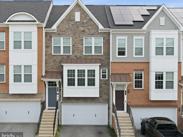 8279 Meadowood Dr, Hanover, MD 21076