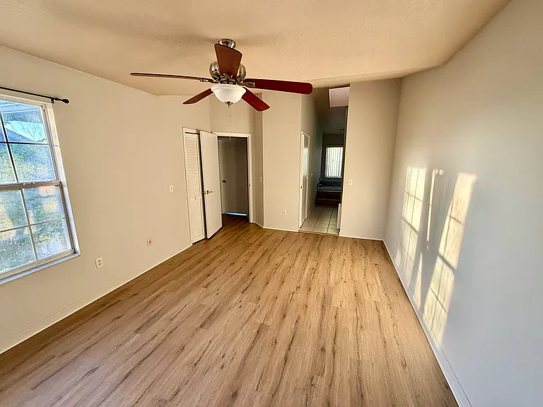 332 Caribbean Dr — Photo 9