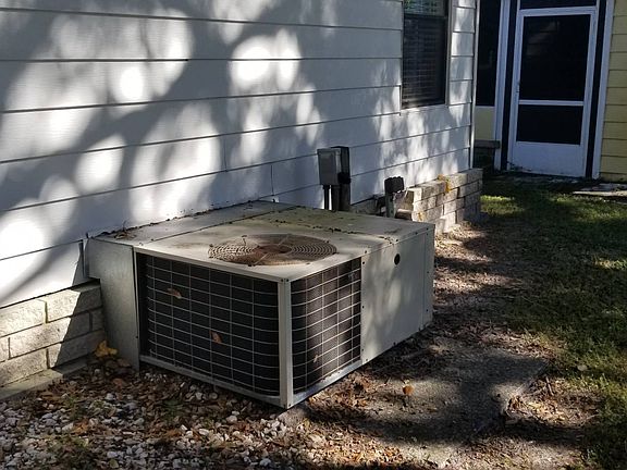 5th image of 10017 Oak Forest Dr