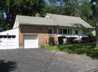 61 Martin Rd, Pleasant Valley, NY 12569