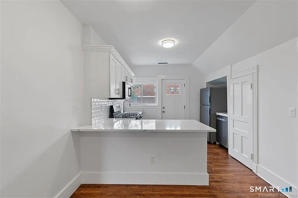 2 bed, 1.0 bath, 1000 sqft, $2,500 — Photo 3