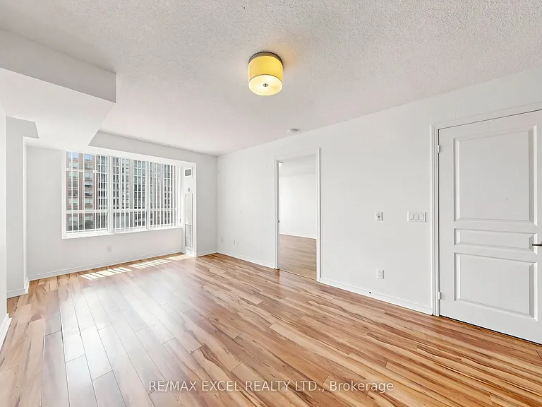 350 Red Maple Rd #508 — Photo 7