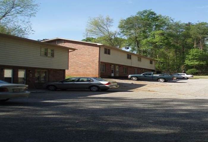 1st image of 24 Lakeview Cir APT 7