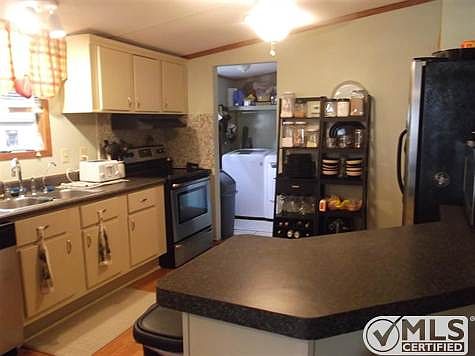 5th image of 28 Springwood Blvd #1