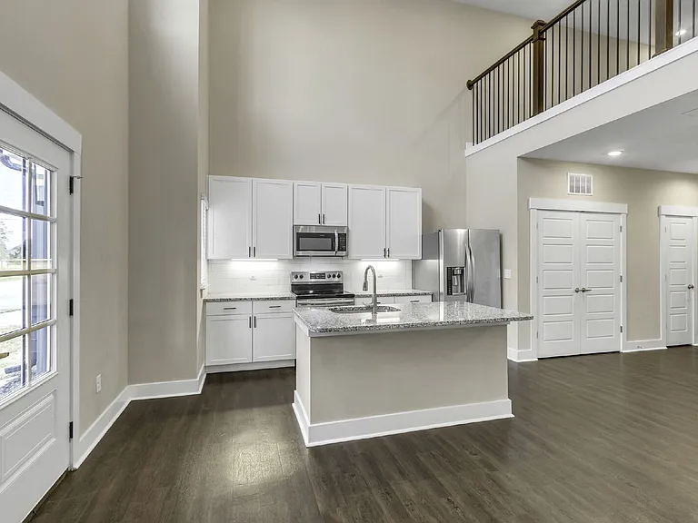 8 Tolar Rd — Photo 6
