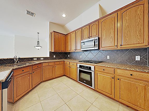 4th image of 7888 Southmark Dr