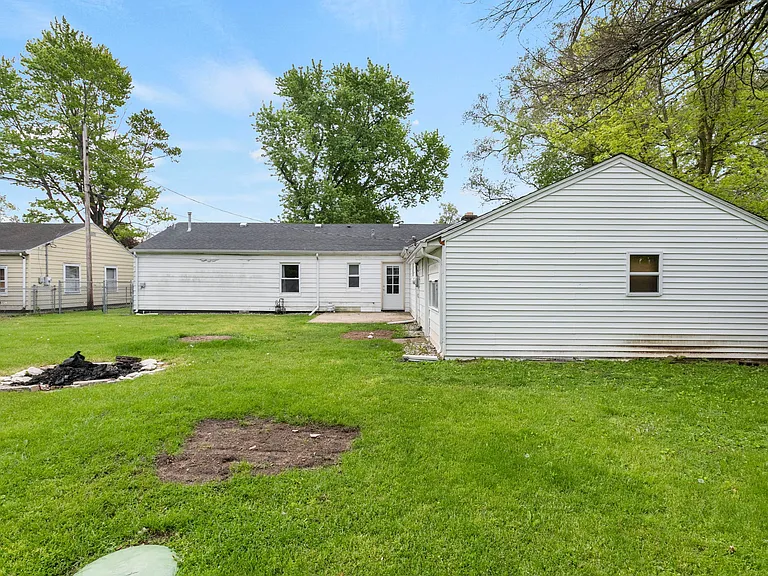 11969 Vistula Rd — Photo 15