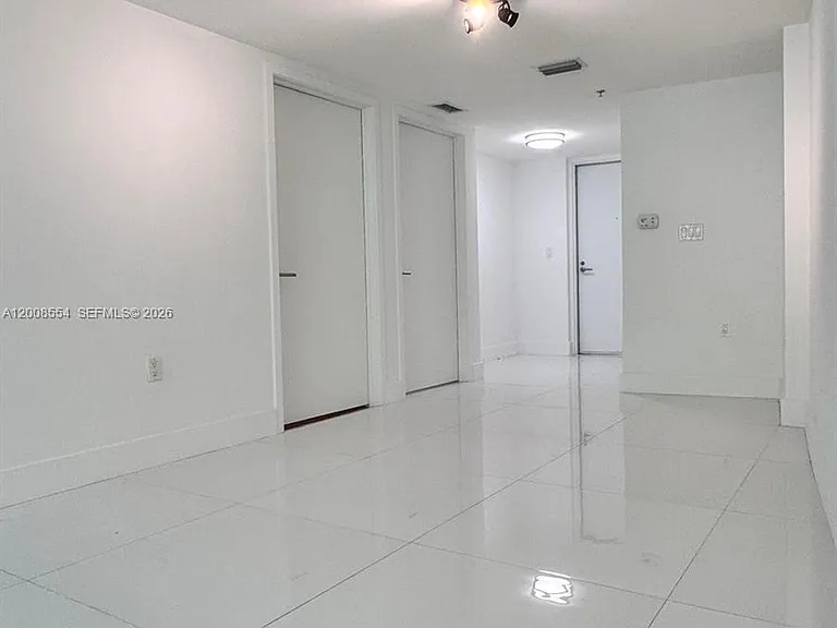 6620 Indian Creek Dr #114 — Photo 13
