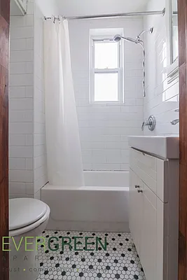 Rented by Evergreen Apartments BK | media 4