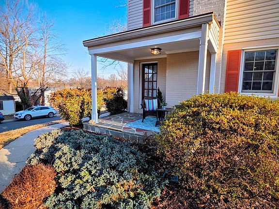 2nd image of 9714 Nassau Ln