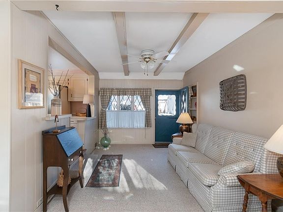 4th image of 161 Sunny Cove Dr