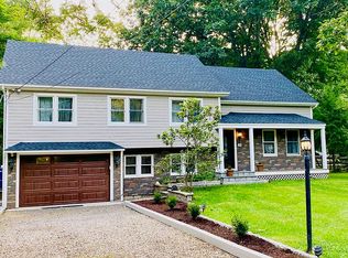 29 Stonecrop Rd, Norwalk, CT 06851