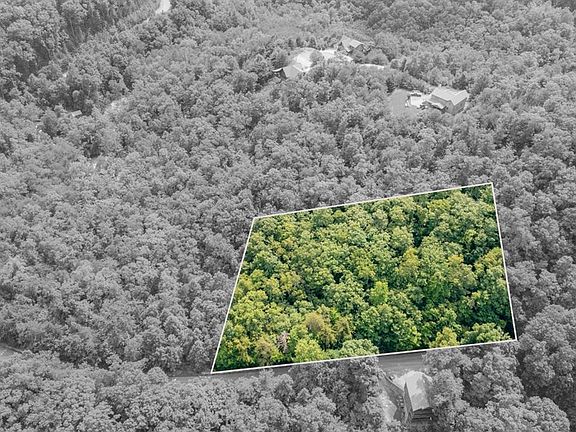 2nd image of 9 Chamberlain Ln Lot 9-R