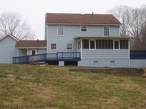 3rd image of 3935 Arbor Ln SE