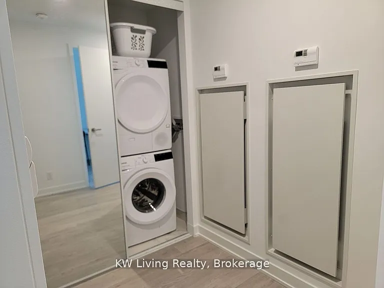 88 Queen St E #5609 — Photo 11