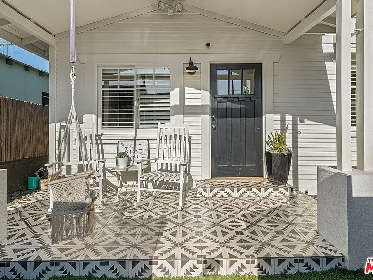 1605 Cabrillo Ave — Photo 7