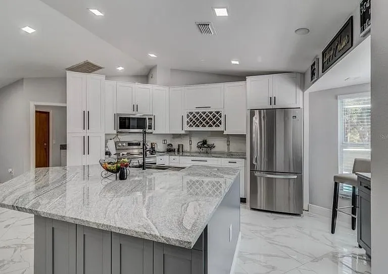 5452 Ashland Dr — Photo 17