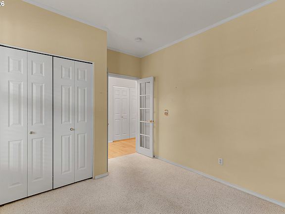 5th image of 724 NE Pacific Dr