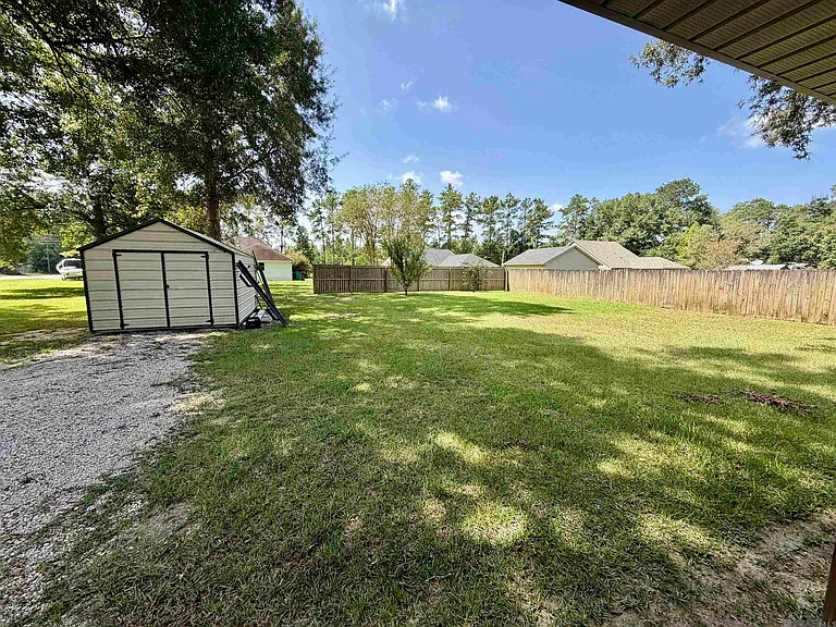20760 Benton Heights Ave — Photo 10