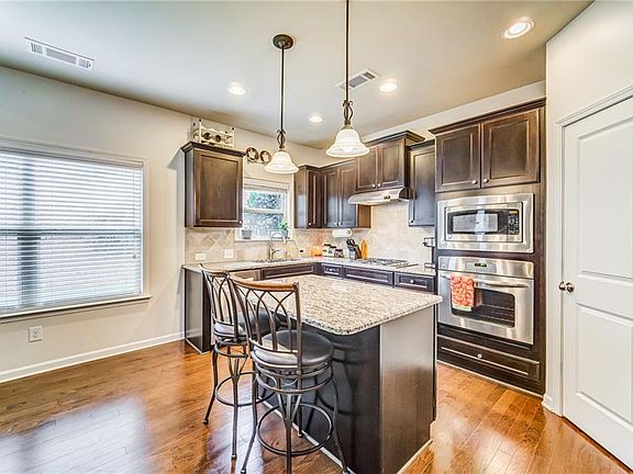 3rd image of 116 Olde Heritage Way