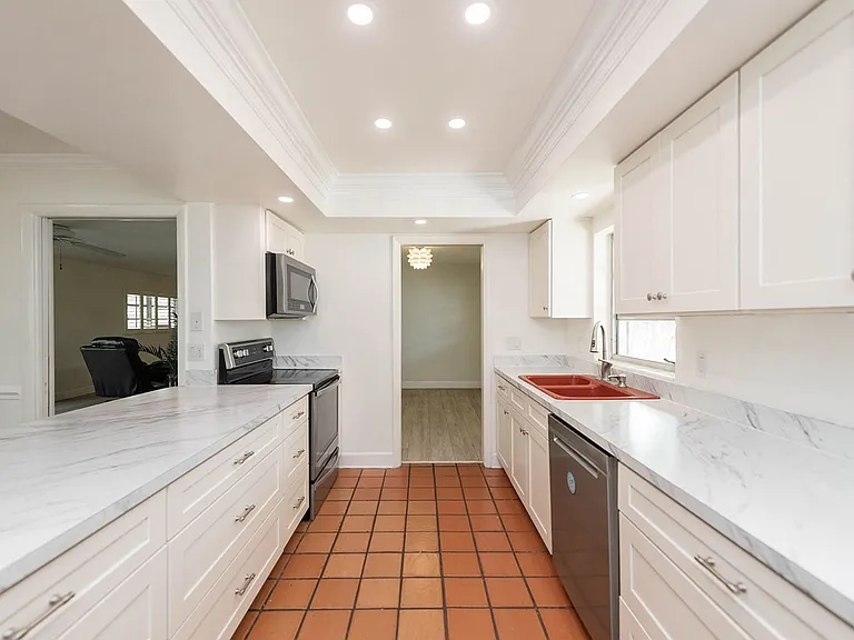 508 Poinsetta Blvd — Photo 32