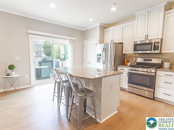 5th image of 1155 Westminster Dr