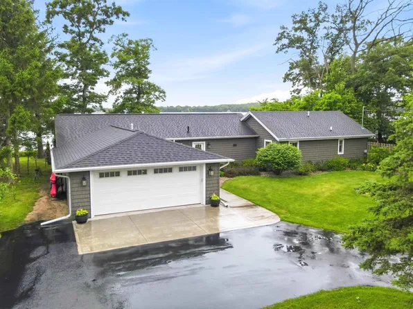 W6823 Chicago Ave, Wautoma, WI 54982