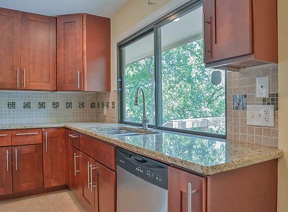 5th image of 7010 Burnell Dr
