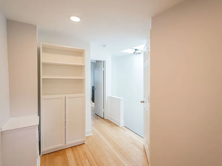 2107 Clymer St — Photo 17