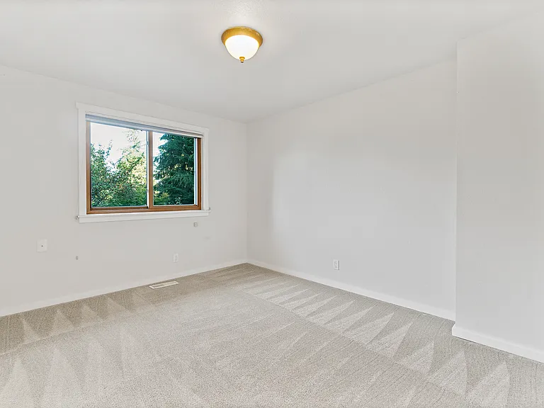 20439 NE 3rd St — Photo 13