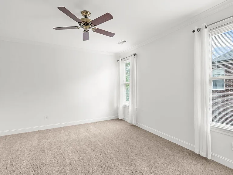 1610 Twin Square Way — Photo 41