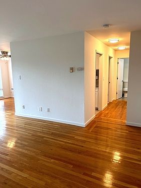 5th image of 619 N San Mateo Dr APT 202