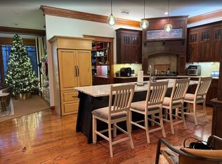 300 W 45th Ter UNIT 201, Kansas City, MO 64111