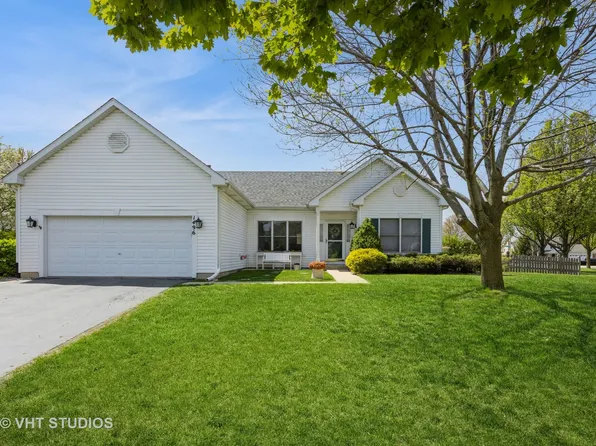 1496 Trailwood Dr, Crystal Lake, IL 60014
