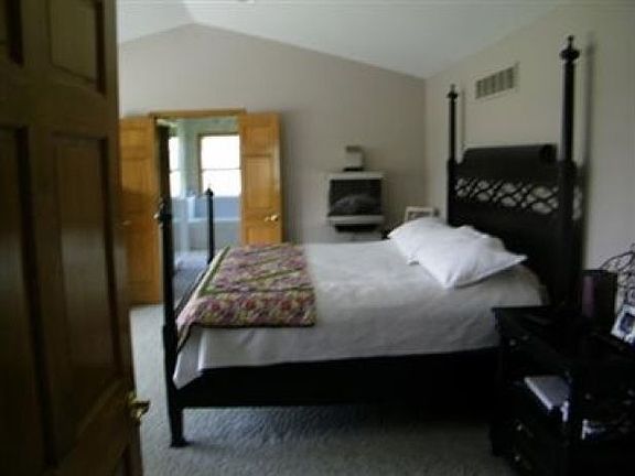 3rd image of 40 Peach Dr